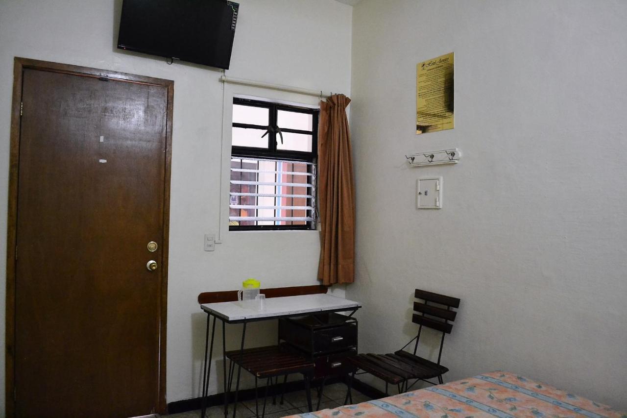 Hotel Janeiro Guadalajara Zewnętrze zdjęcie
