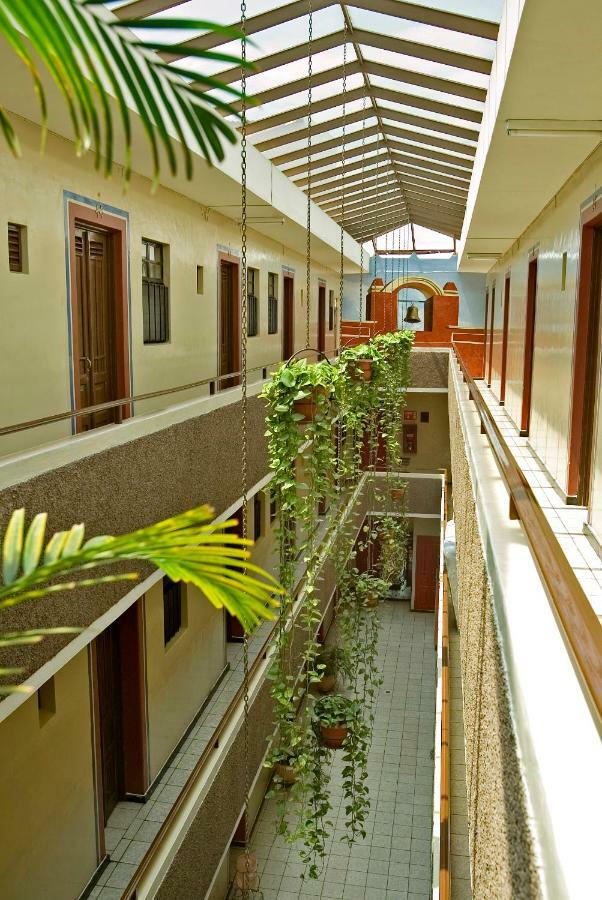 Hotel Janeiro Guadalajara Zewnętrze zdjęcie