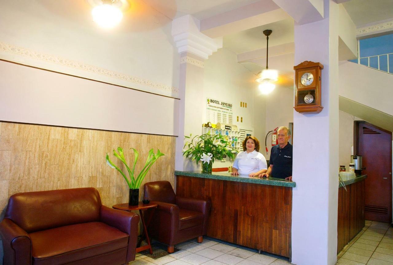 Hotel Janeiro Guadalajara Zewnętrze zdjęcie
